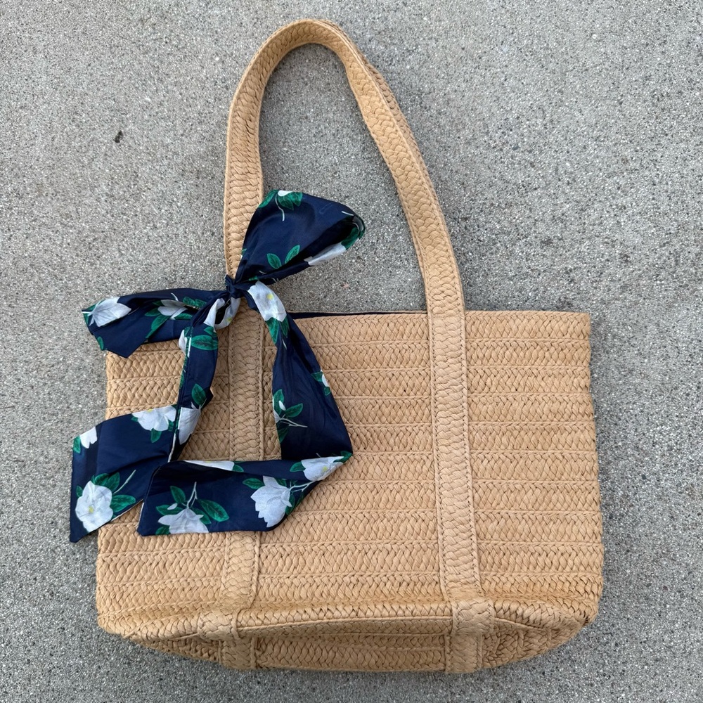 Draper James Straw Tote Bag with Floral Tie Scarf preloved - Picture 6 of 12